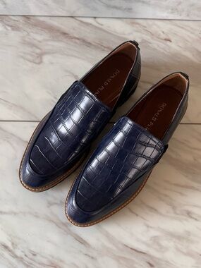 Donald Pliner Croc Embossed Platform Loafers Navy Blue Leather Slip On Shoes 8.5